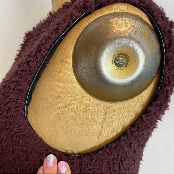 Wilfred (Aritzia) Chatou Faux Fur Vest in Burgundy Size XS - Picture 6 of 12